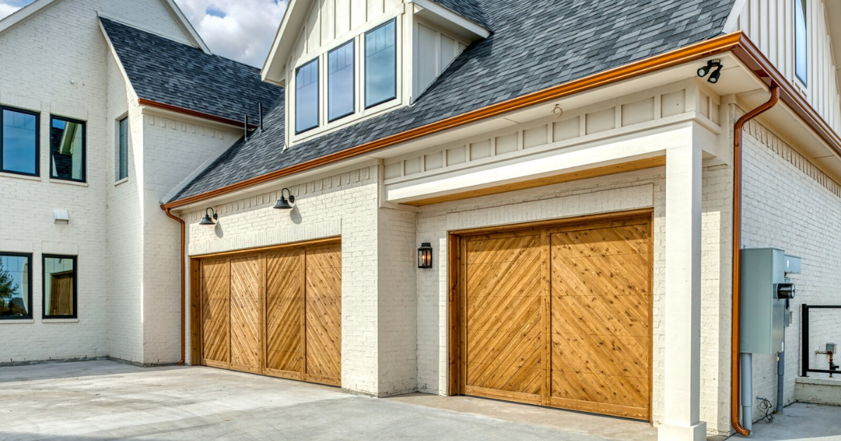 Various garage door widths for vehicles.